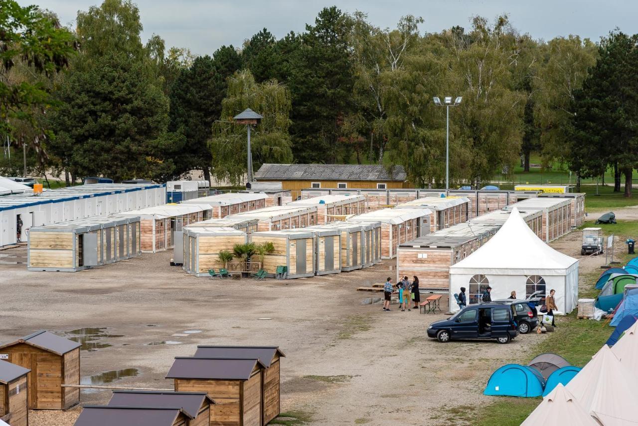 Oktoberfest Wiesn Camp Lodge Munich Exterior photo